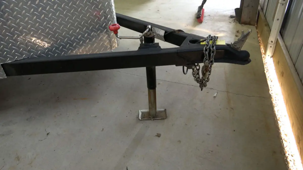 Enclosed trailer jack