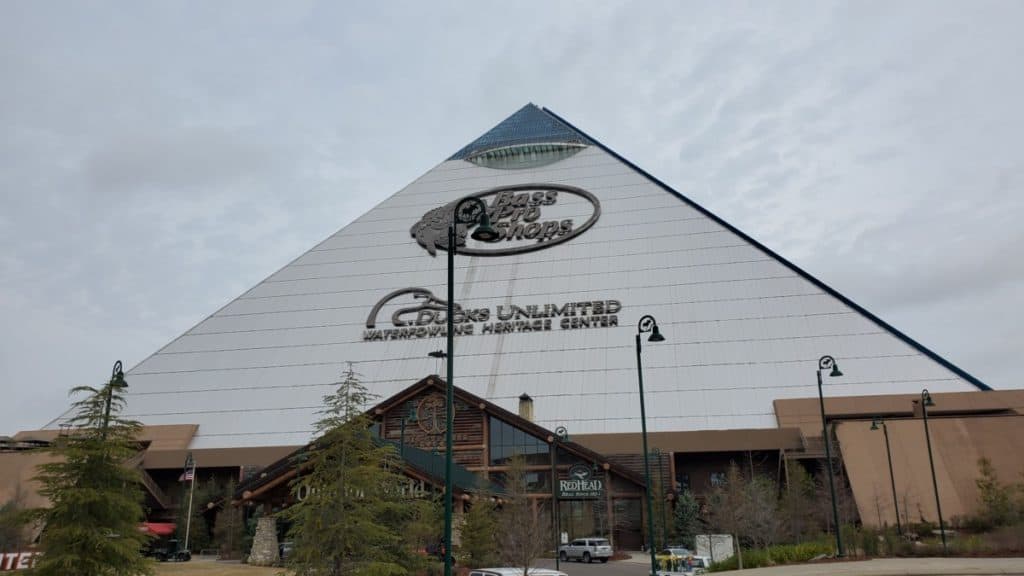 The Largest Bass Pro Shop In The World – Go Midwest Fishing